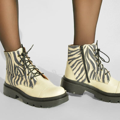 Botin Mujer / Tiuque Zebra Blanco