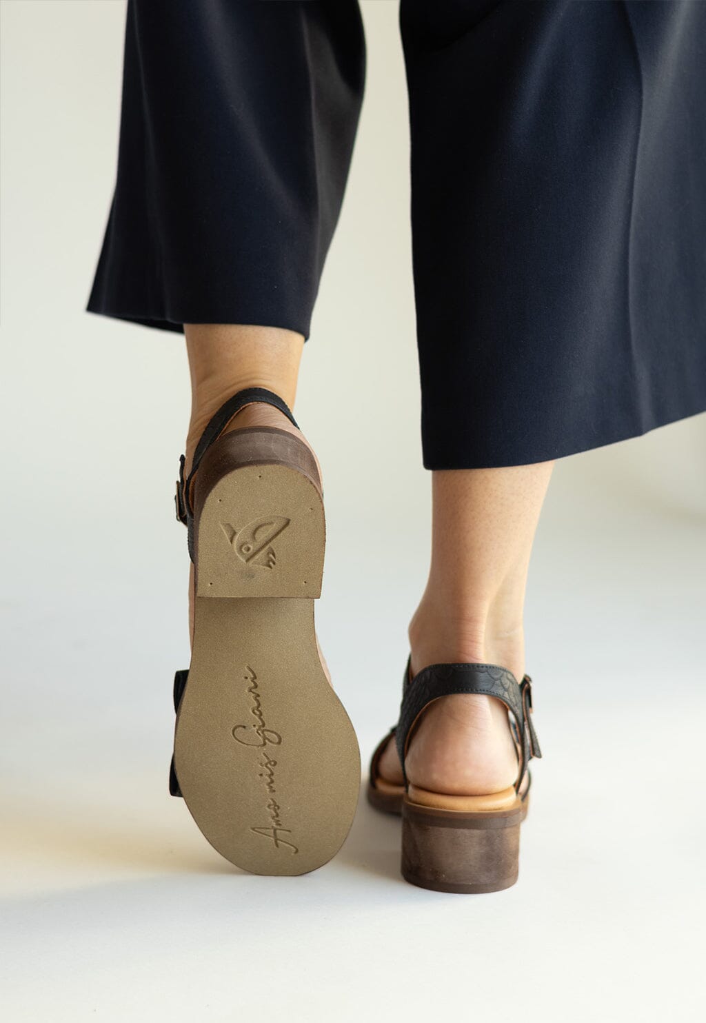 Sandalia Mujer / Nogal Negro SANDALIAS Giani Dafirenze