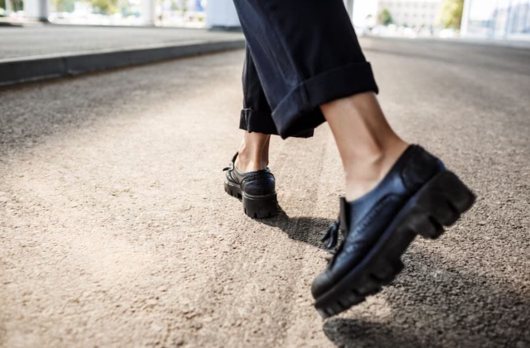 Aprende a elegir un calzado ideal para una jornada laboral