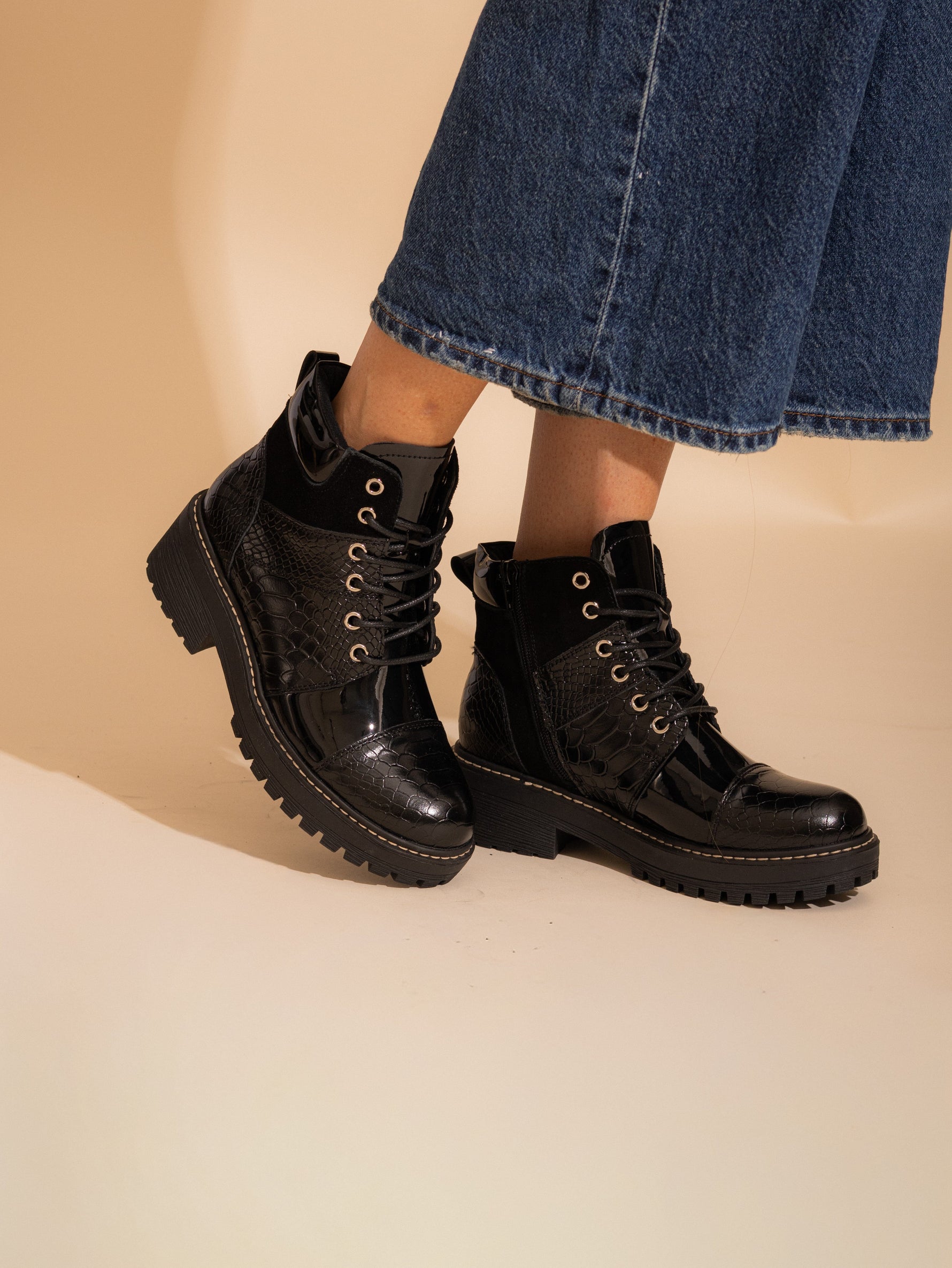 Botin Mujer / Egotelo Negro BOTINES Giani Dafirenze 