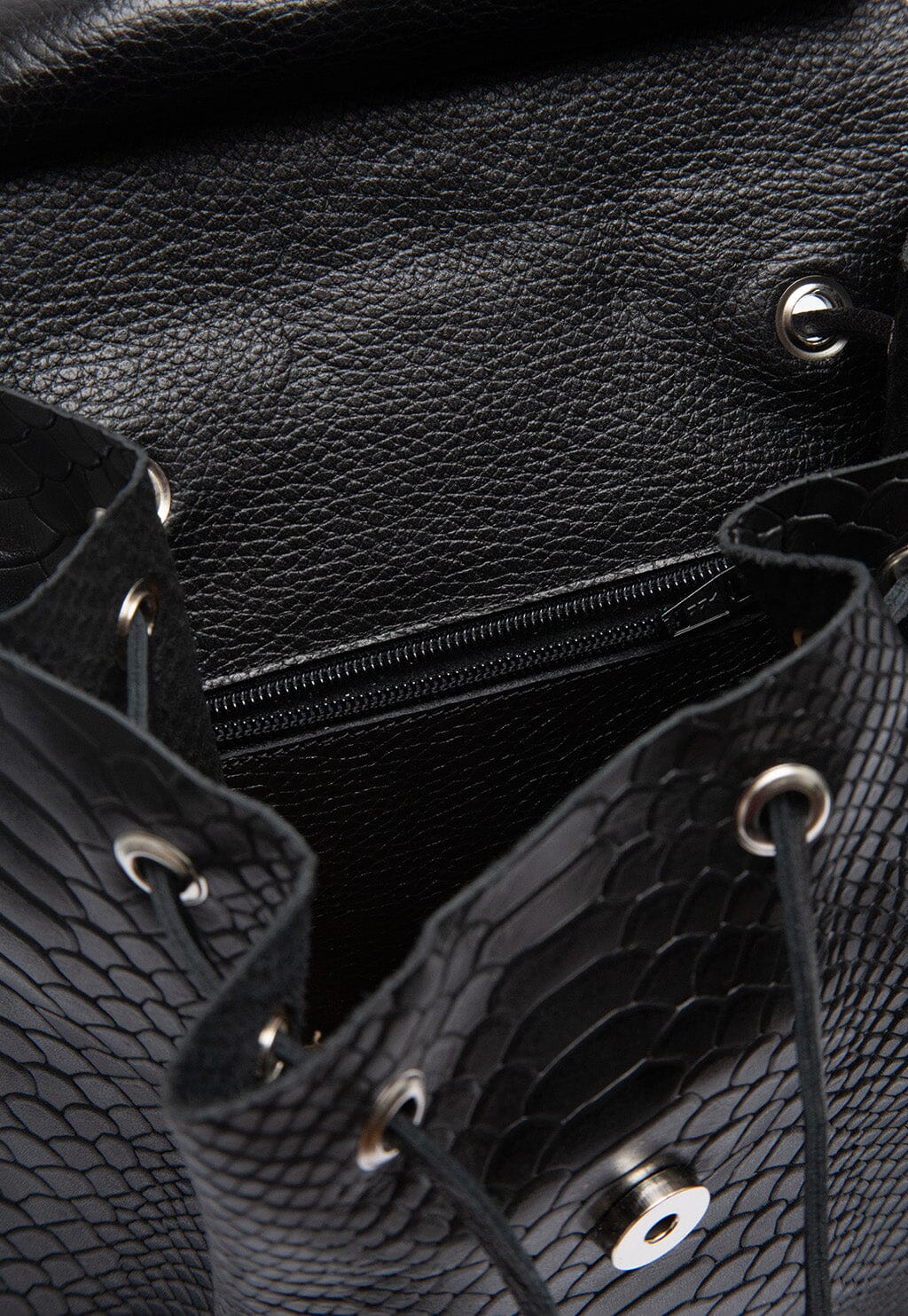 Mochila Mujer / Sauce Negro MOCHILAS Giani Dafirenze 