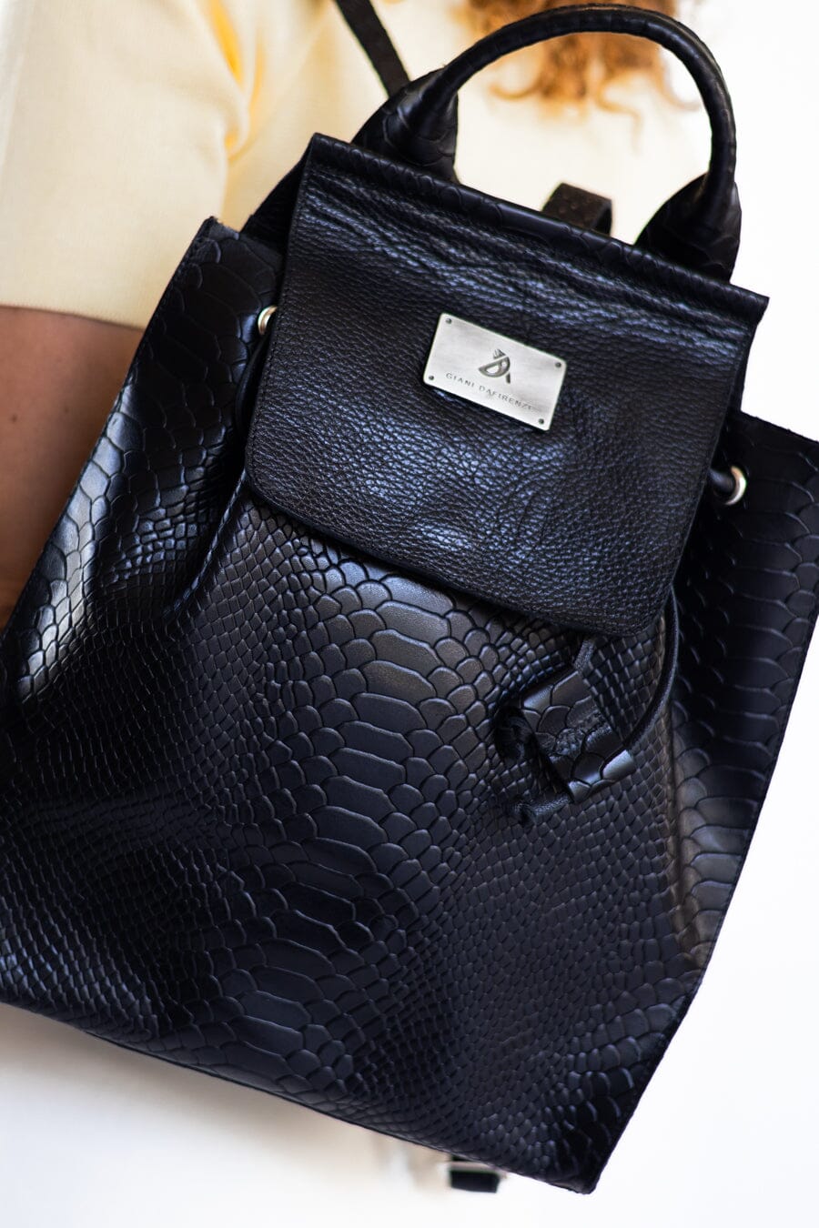 Mochila Mujer / Sauce Negro MOCHILAS Giani Dafirenze 