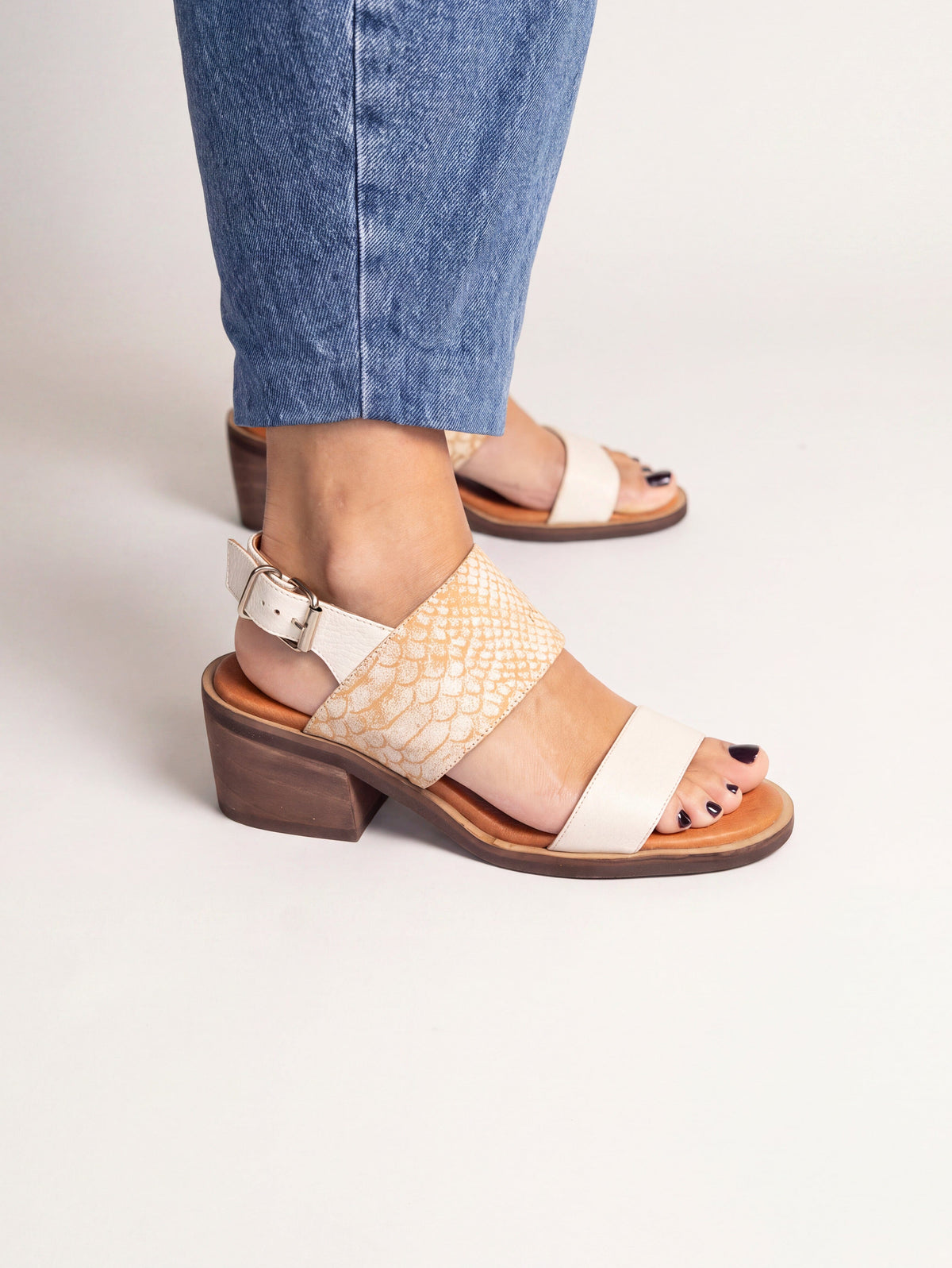 Sandalia Mujer / Adelia Beige SANDALIAS Giani Dafirenze 