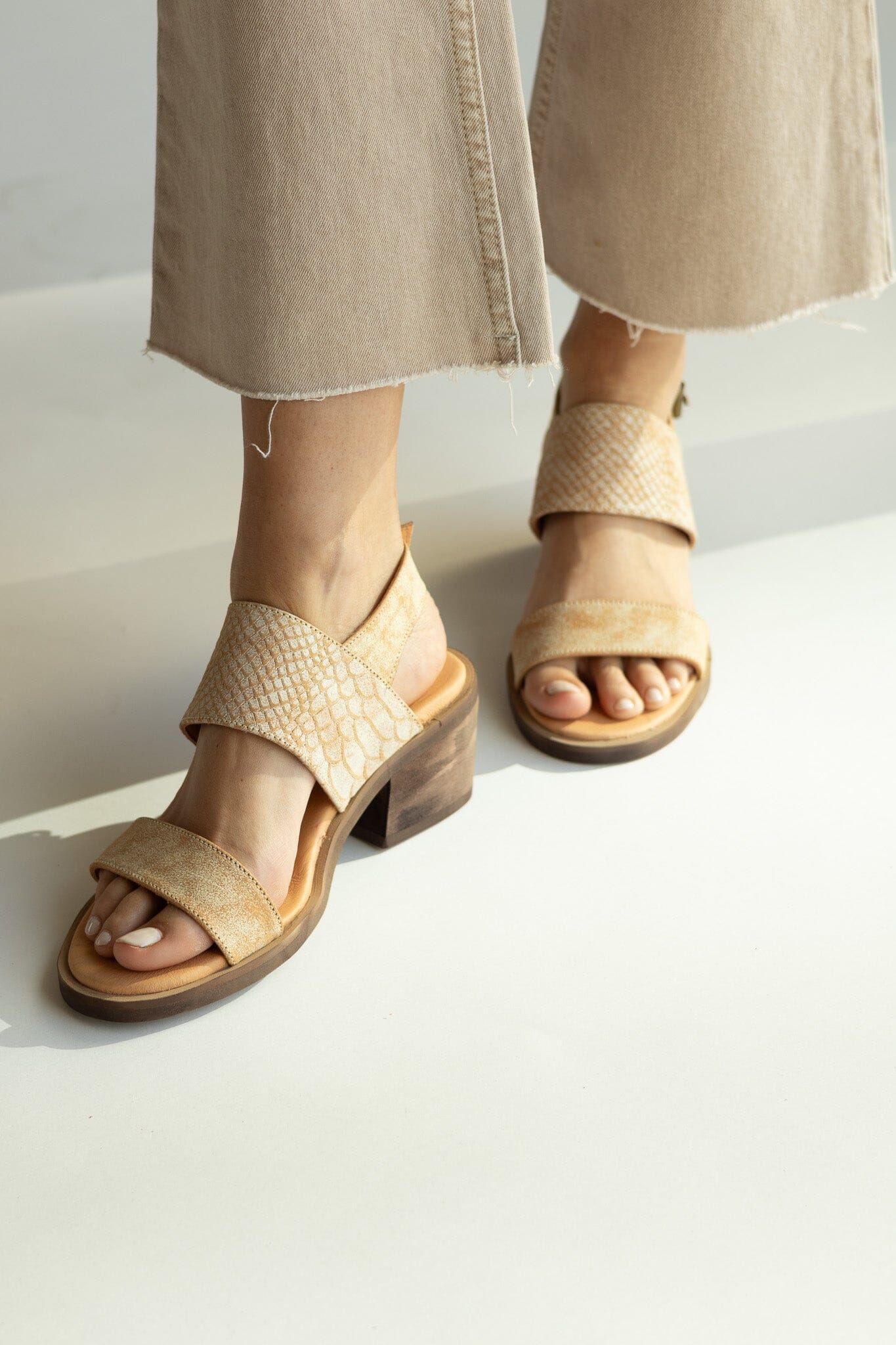 Sandalia Mujer / Adelia Blanco SANDALIAS Giani Dafirenze 