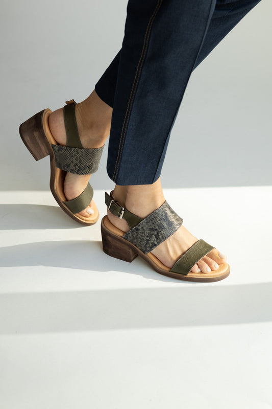 Sandalia Mujer / Adelia Negro Serpiente SANDALIAS Giani Dafirenze 