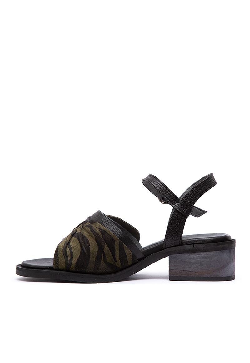 Sandalia Mujer / Galdana Negro SANDALIAS Giani Dafirenze 