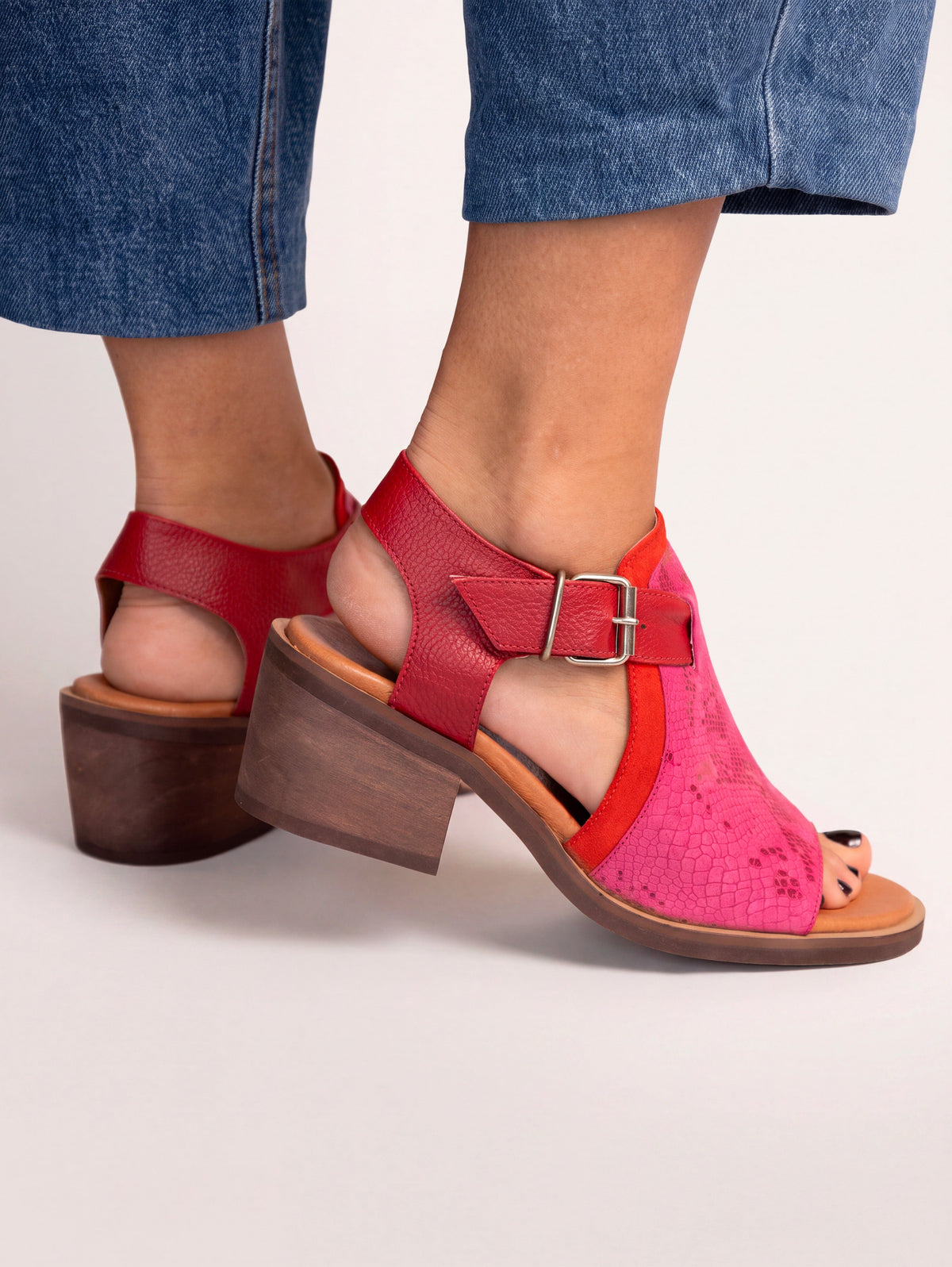 Sandalia Mujer / Guanay Fucsia Rojo SANDALIAS Giani Dafirenze 