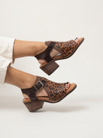 Sandalia Mujer / Guanay Leopardo Café SANDALIAS Giani Dafirenze 