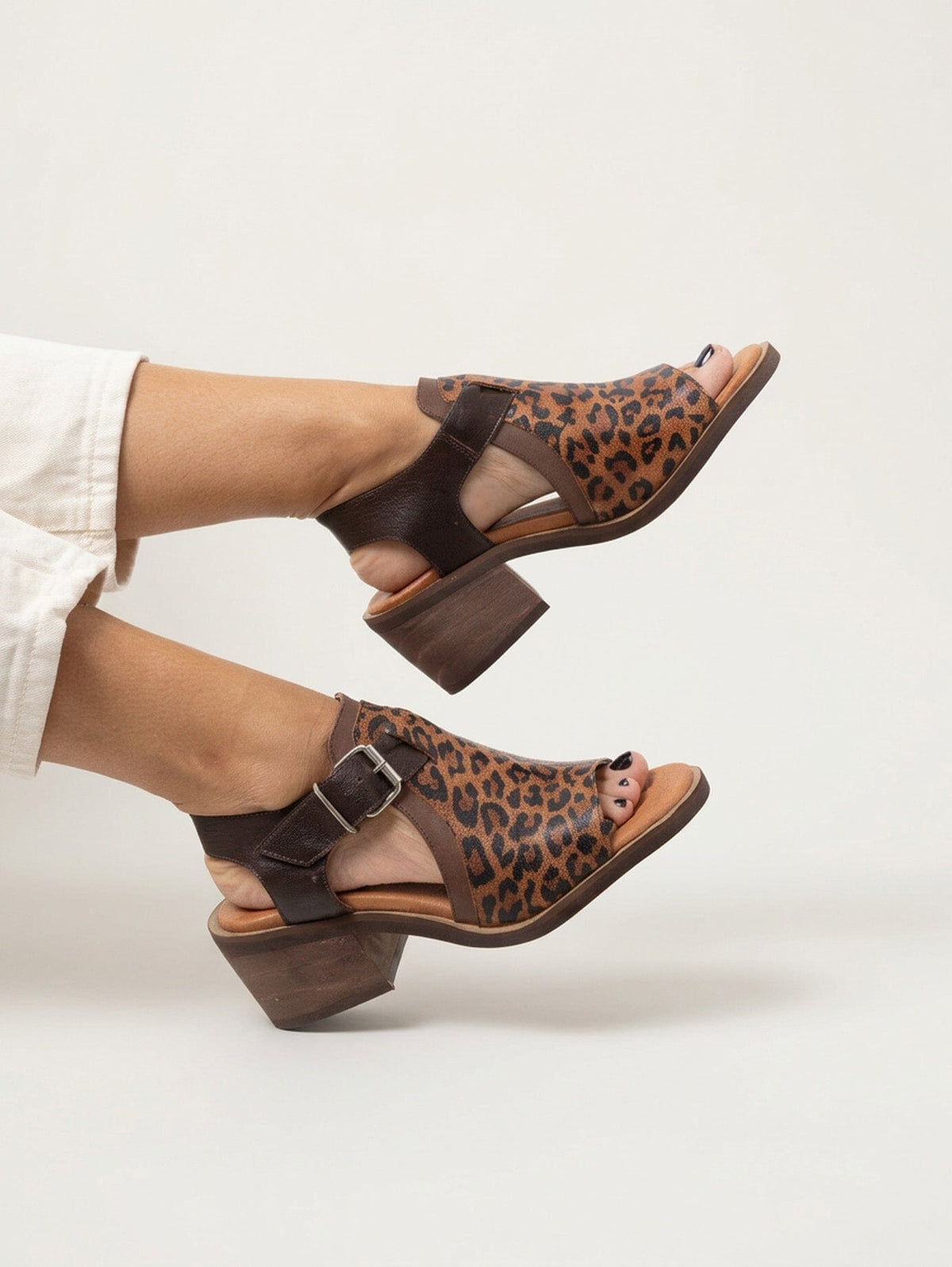 Sandalia Mujer / Guanay Leopardo Café SANDALIAS Giani Dafirenze 