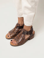 Sandalia Mujer / Guanay Leopardo Café SANDALIAS Giani Dafirenze 