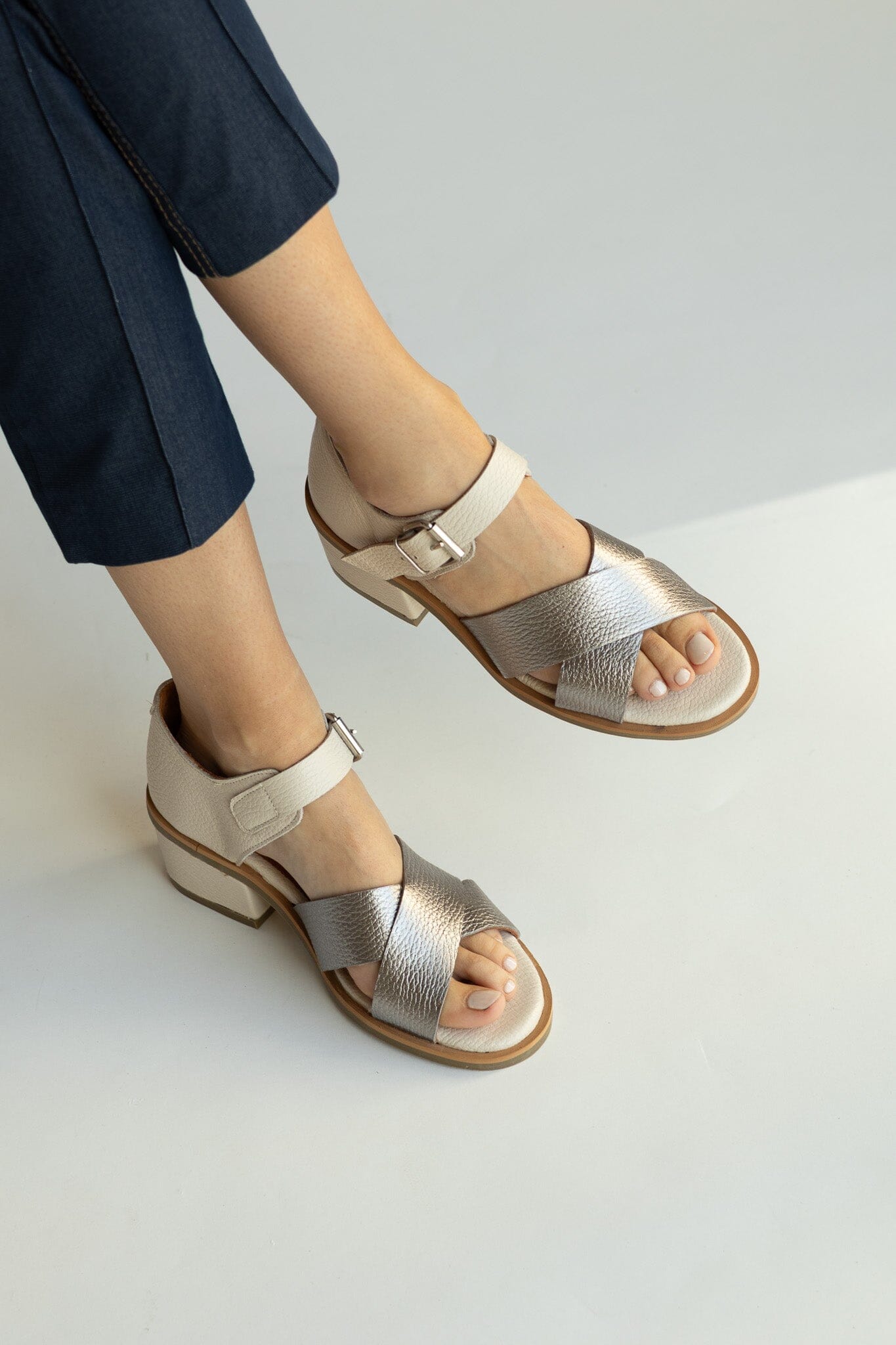 Sandalia Mujer / Nera Metálico Beige SANDALIAS Giani Dafirenze 