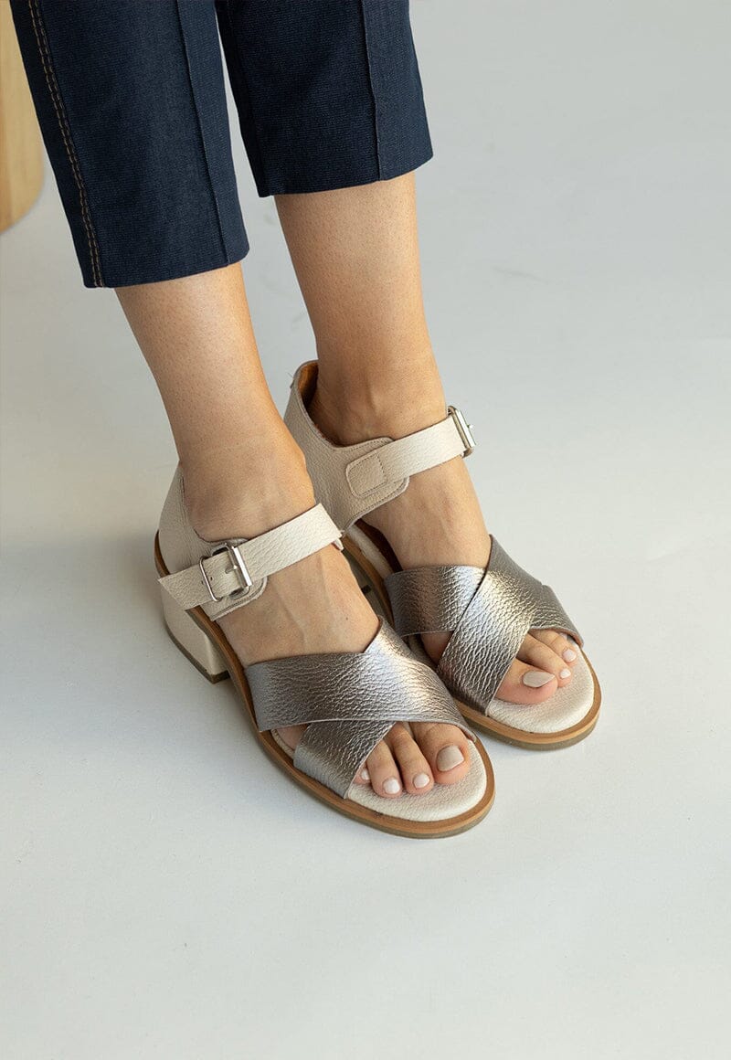 Sandalia Mujer / Nera Metálico Beige SANDALIAS Giani Dafirenze 
