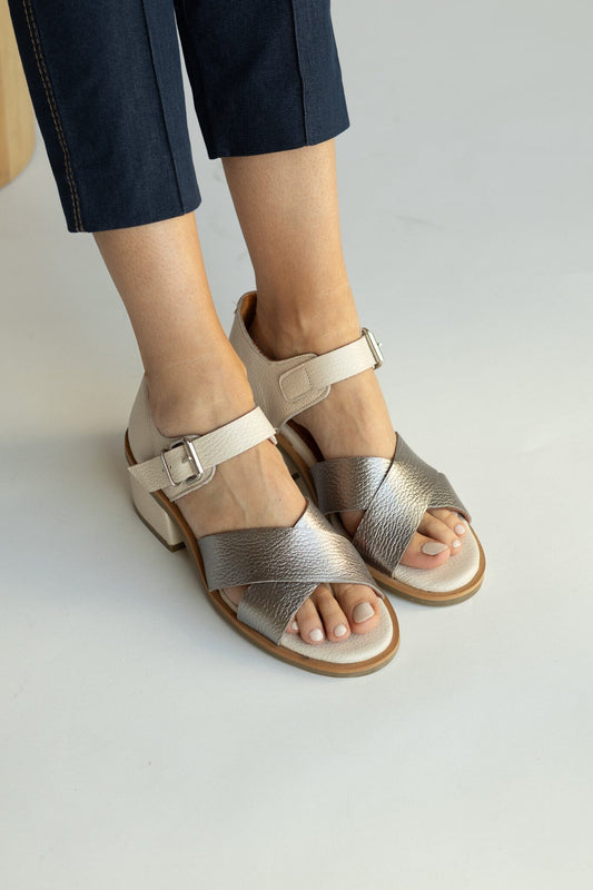 Sandalia Mujer / Nera Metálico Beige SANDALIAS Giani Dafirenze 