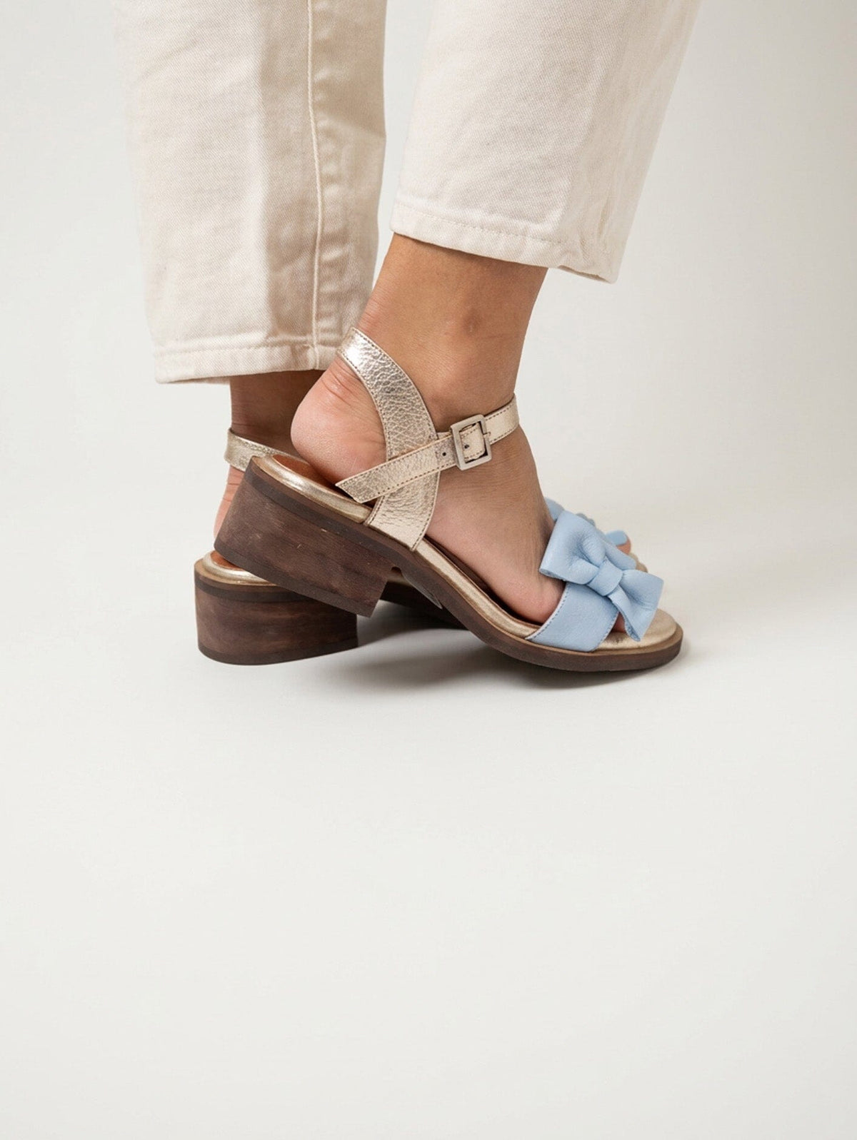 Sandalia Mujer / Nogal Celeste Niquel SANDALIAS Giani Dafirenze 