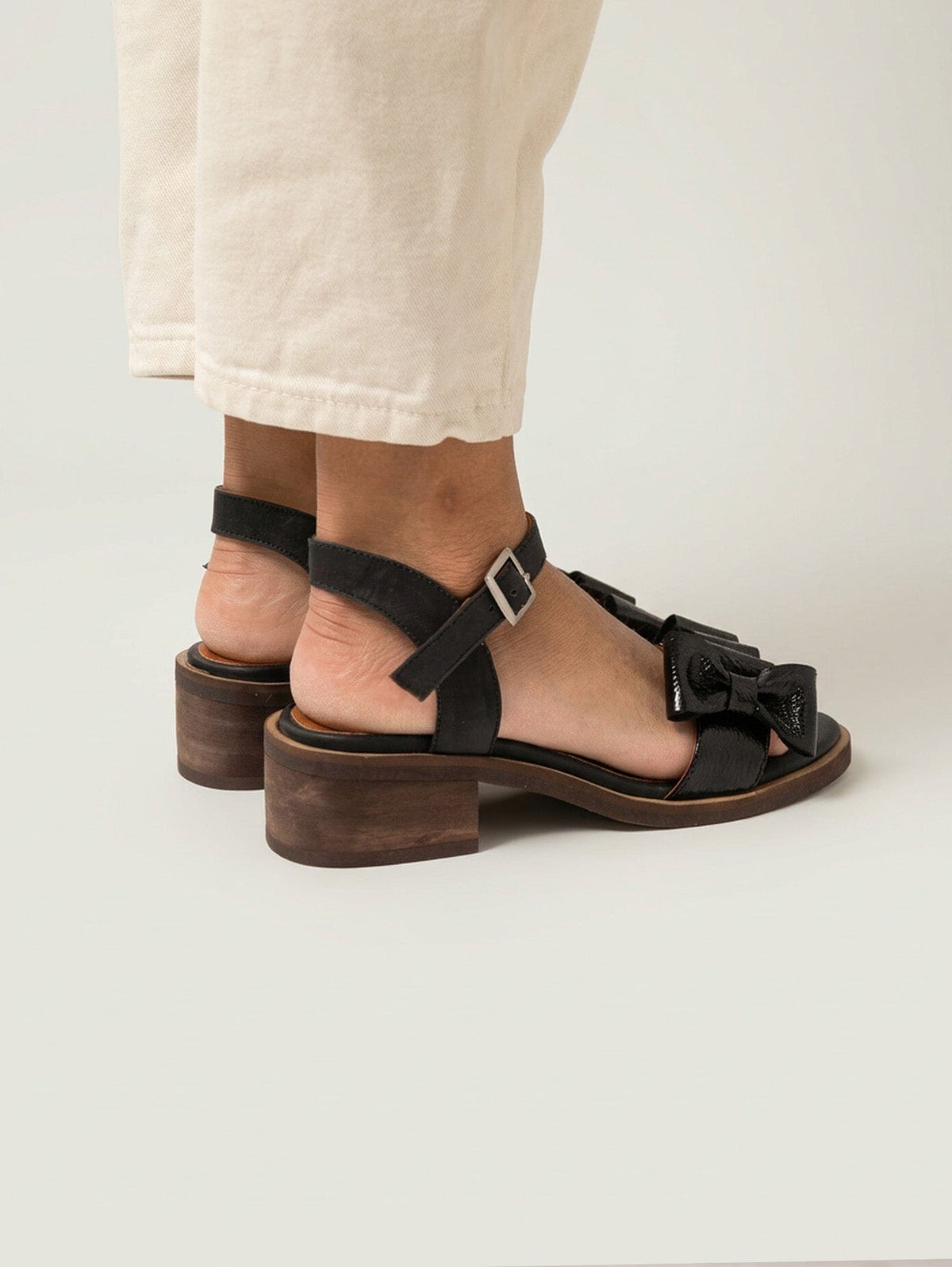Sandalia Mujer / Nogal Negro SANDALIAS Giani Dafirenze 