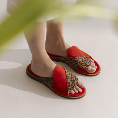 Sandalia Mujer / Peumo Leopardo Rojo