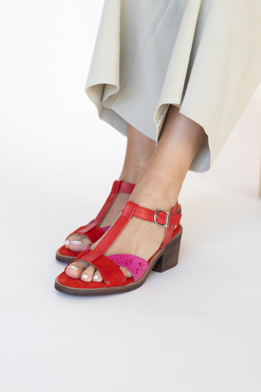 Sandalia Mujer / Sauco Rojo Fucsia SANDALIAS Giani Dafirenze 